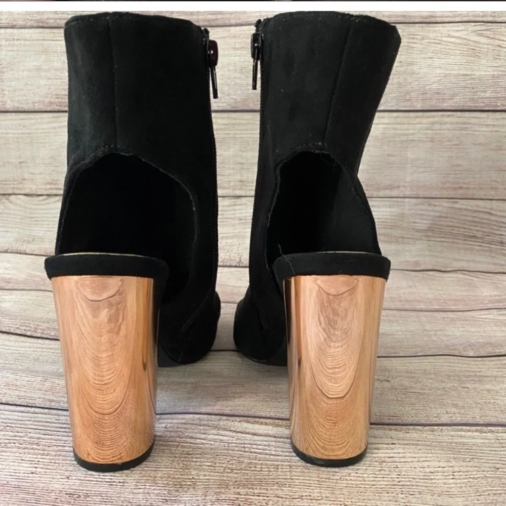 Wild Diva Lounge Peep Toe Booties Size 7.5